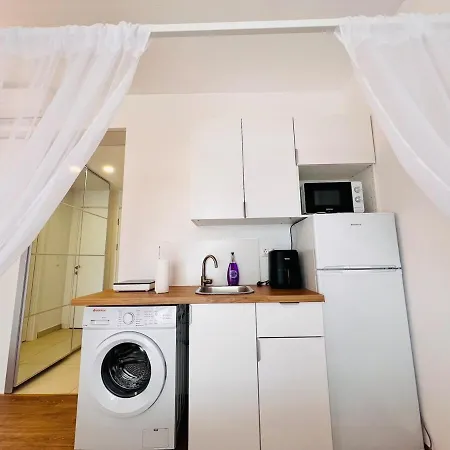 Ivana By Blaxy Douăzeci şi Trei August