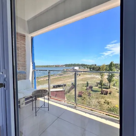 Ivana By Blaxy * Douazeci si Trei August